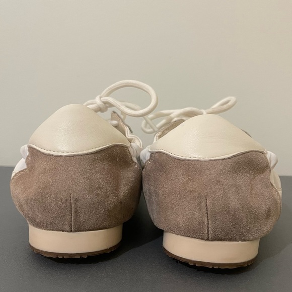 Tory Burch Sneakers | Inspired ‘70s Track Shoes | Sneakers | Size 8M - Picture 7 of 7